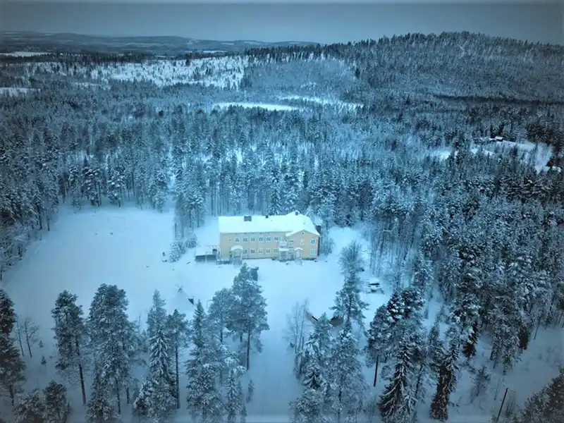 Un hébergement authentique de Laponie pour 10 à 12 personnes.